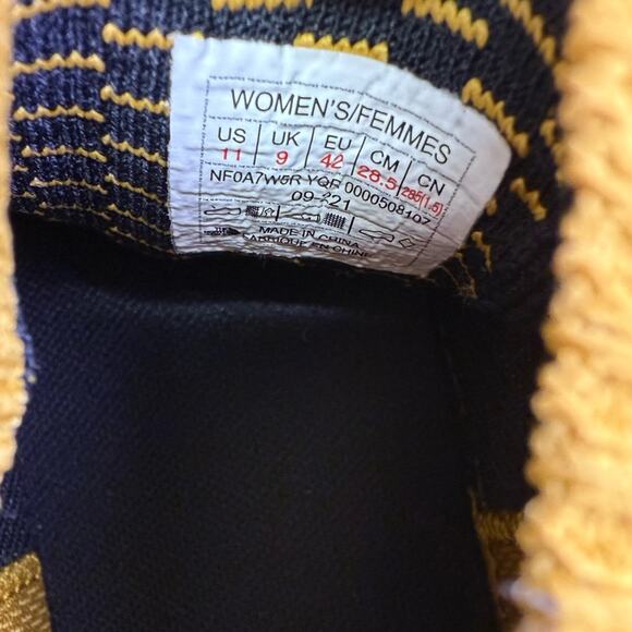 New In Box The North Face Hypnum Luxe Sneaker Arrowwood Yellow Purple Size 11 - Picture 7 of 10